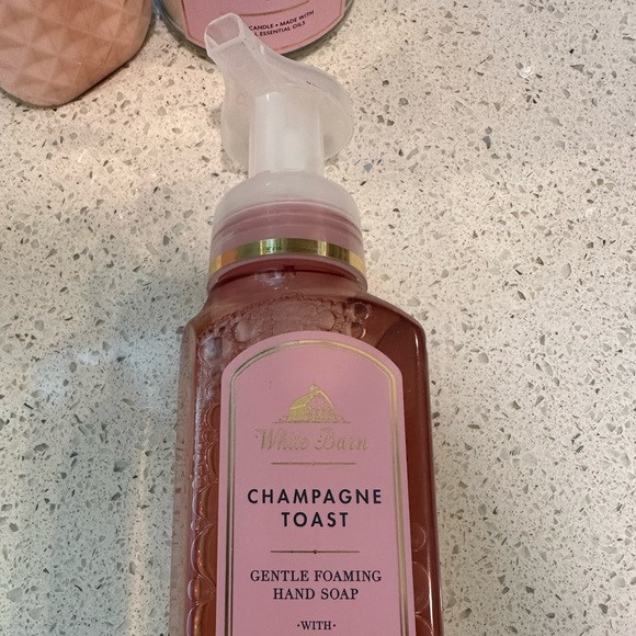 Bath & Bodyworks Champagne Toast - Picture 3 of 5